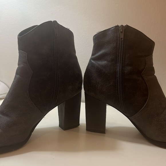 New York Transit gray ankle boots bejeweled side zipper size 7.5 block heel - Picture 3 of 5